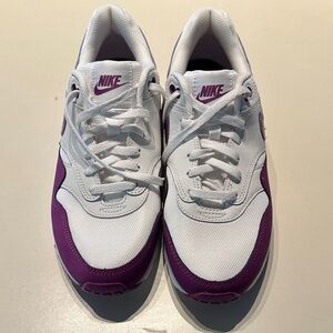 Nike Air Max White and Purple Shoes NEW
